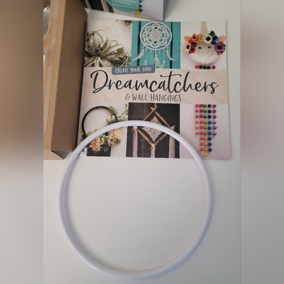 Dreamcatcher Kit By Hinkler Books Create Your Own Wall Hanging DIY Kit Crafts - Picture 6 of 6